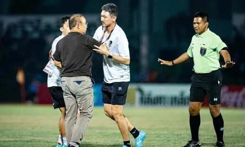 HLV Park Hang-seo gay gắt chỉ trích trọng tài, cảnh sát Thái Lan phải vào cuộc