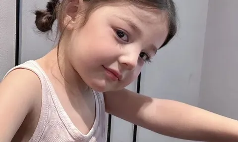 Bố định đặt tên cho con là Thiếu Tiền, nhân viên sửa thành cái tên vừa hay vừa ý nghĩa