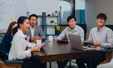 6 dấu hiệu nhận biết kẻ "tiểu nhân" nơi công sở, càng phát hiện sớm càng tránh được rắc rối