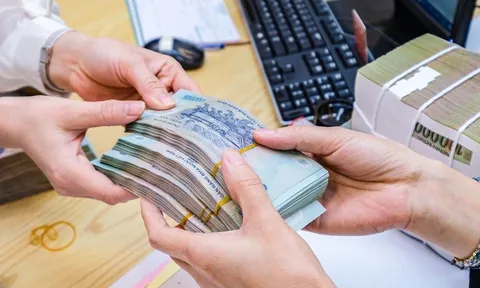 Vì sao Bộ Nội vụ muốn tăng lương tối thiểu thêm 7,8% từ năm 2027?