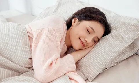 Khó ngủ, hay tỉnh giấc giữa đêm: Thói quen 5 phút giúp tâm trí thư giãn