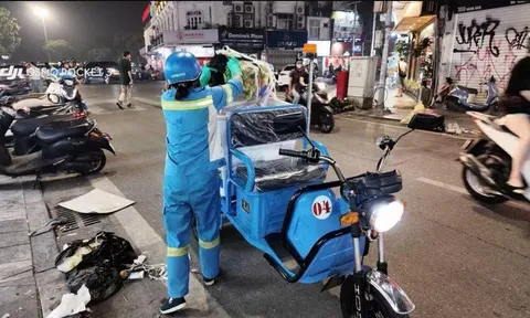 Hà Nội thí điểm 10 xe điện thu gom rác trong phố nhỏ, hướng tới đô thị xanh