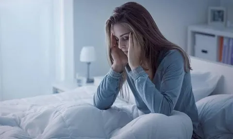 3 dấu hiệu bất thường khi thức dậy, nhiều người tưởng chỉ là mệt mỏi nhưng không nên chủ quan