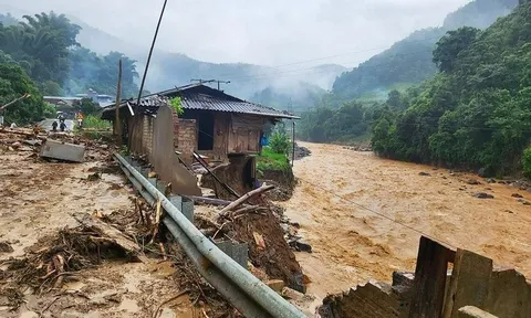 Mưa lớn ngày 15/9: Danh sách 137 xã, phường có nguy cơ lũ quét, sạt lở
