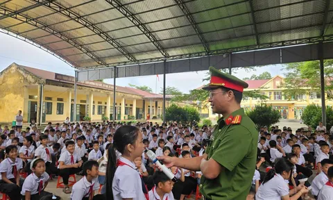 “Bắt cóc online” nhắm vào người trẻ: Giả danh công an, dựng “vụ án” rồi ép nạn nhân tự cách ly