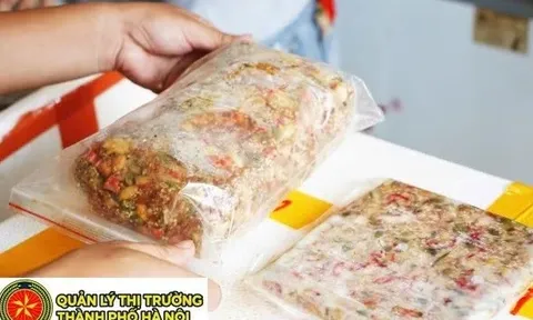 Cận Tết Trung thu, phát hiện 240kg nhân bánh không rõ nguồn gốc và đã quá hạn tại Hà Nội