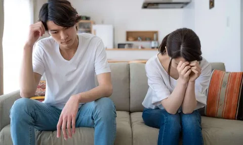 Chê vợ xuống sắc sau sinh, ly hôn cưới người tình xinh đẹp: Người đàn ông cay đắng khi cô vợ mới đẻ con xong còn ngán ngẩm hơn