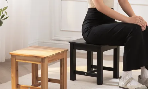 Ngồi ghế đẩu thấp quá lâu, cột sống và khớp có thể chịu tổn thương nghiêm trọng