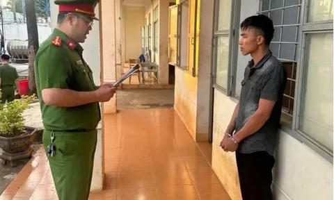 Khởi tố Trần Như Tài vì lấy xe máy người lạ chạy mất hút sau phút "thân mật"