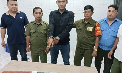 Bắt Phạm Quốc Khánh