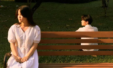 Dự đám cưới bạn thân rồi uống say, tôi nhắn tin cho người yêu cũ rồi anh đáp lại 3 từ