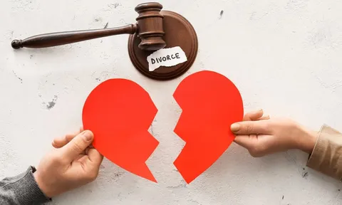 Ly hôn 3 năm, chồng cũ bỗng nhắn tin và muốn đưa tôi 2,5 tỷ