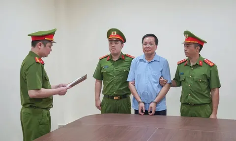 Bắt Vũ Doanh Nam, Giám đốc Trung tâm Trợ giúp xã hội tỉnh Phú Thọ "ăn chặn” trợ cấp của người tâm thần, khuyết tật