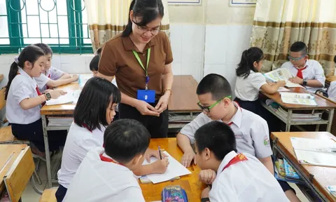 Từ 15/5/2026, Giáo viên dạy thêm phải báo cáo mối quan hệ với người đứng tên cơ sở dạy thêm theo Thông tư 19 Bộ Giáo dục như thế nào?