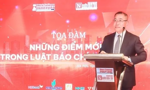 "Báo chí Việt Nam đứng trước những thay đổi có tính bước ngoặt"