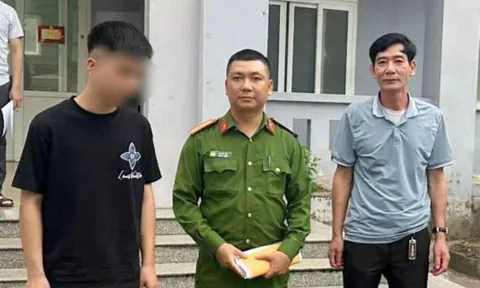 Công an ngăn chặn thành công nam thanh niên có ý định nhảy cầu