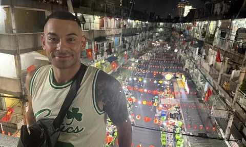 3 tuần liền không tìm thấy người bán bánh bao đi qua nơi ở, chàng trai người Mỹ bật khóc nức nở và câu chuyện đặc biệt phía sau