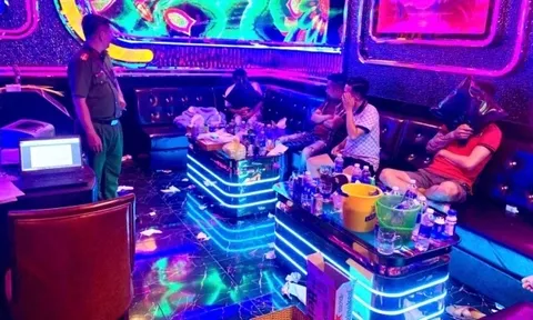 Cựu phó chủ tịch phường dùng ma túy với hai nữ tiếp viên trẻ tại nhà nghỉ nhận hậu quả ra sao?