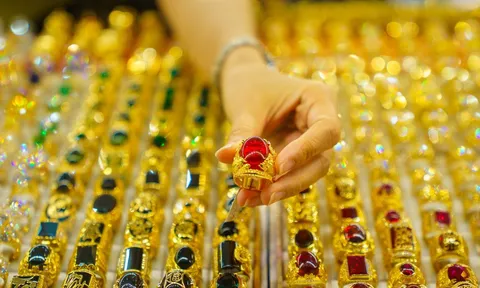 Giá vàng ngày 21/4 đồng loạt giảm, cụ thể là còn bao nhiêu tiền 1 lượng?