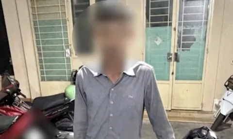 Hẹn hò tại khách sạn, cô gái điếng người với hành động của bạn trai