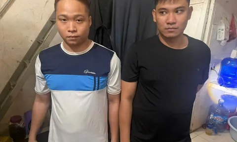 Đột kích phòng trọ, công an bắt quả tang 2 nam thanh niên "làm điều mờ ám"
