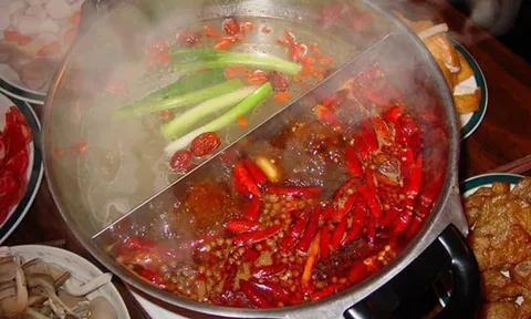 Tưởng chỉ đau họng vì ăn lẩu cay, không ngờ lại là căn bệnh nguy hiểm khiến cô gái 26 tuổi tử vong sau 10 phút nhập viện