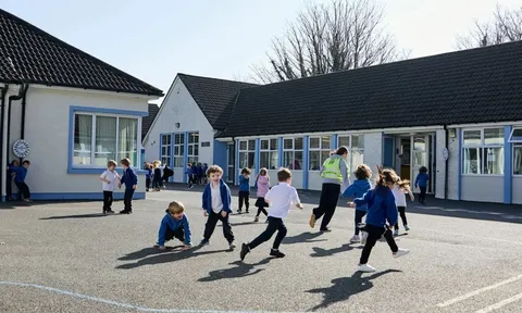 Một thị trấn cùng thống nhất không mua smartphone cho trẻ dưới 13 tuổi, bảo vệ các em khỏi mạng xã hội