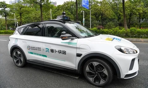 Một đêm bất thường khi hơn 100 taxi tự lái cùng “đứng hình” ở Trung Quốc, không ai hiểu chuyện gì đang xảy ra