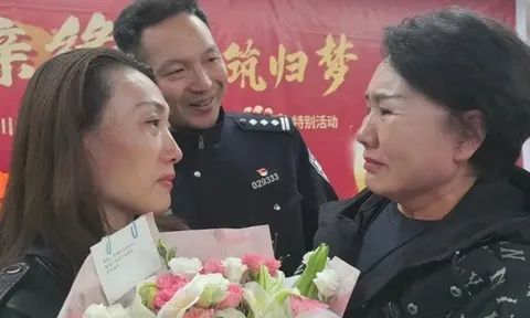 Sau 40 năm chờ đợi, khoảnh khắc người mẹ được ôm lại đứa con gái của mình khiến nhiều người không kìm được nước mắt