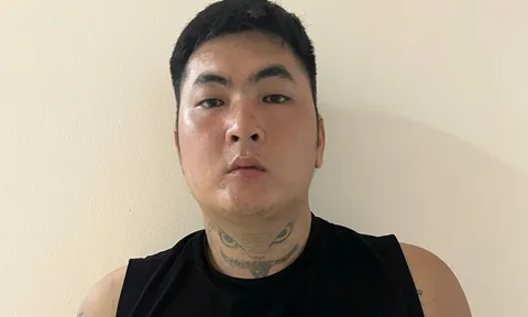 Bắt tạm giam đối tượng bịt mặt, cầm dao xông vào nhà chém tới tấp đối thủ