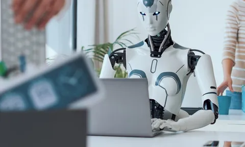 Nghỉ việc rồi vẫn phải “đi làm” dưới dạng AI: Câu chuyện gây tranh cãi về ranh giới giữa công nghệ và con người