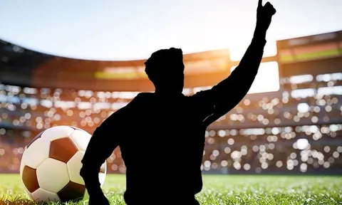 Nam cầu thủ nổi tiếng từng vướng bê bối ngoại tình với trợ lý riêng, bị tố nhắn tin tán tỉnh gái lạ từ 7 năm trước