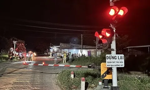 Hành vi vượt đèn đỏ đường sắt có bị xử phạt 20 triệu đồng như trên đường bộ?