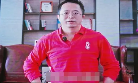 Từng là cậu học trò nghịch ngợm khiến thầy cô đau đầu, người đàn ông này quay lại trường và làm điều khiến ai cũng lặng người