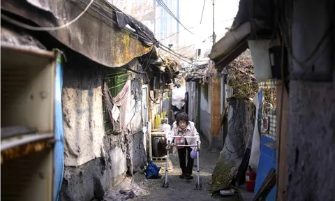 Một khu ổ chuột tồn tại giữa nơi giàu nhất Hàn Quốc, câu chuyện khiến nhiều người lặng người