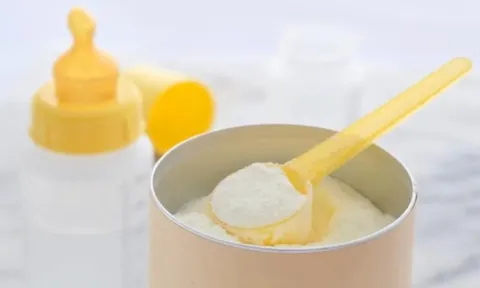 Có thể xử phạt đến 20 triệu đồng đối với hành vi quảng cáo, tiếp thị sữa thay thế sữa mẹ
