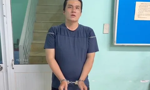 Tạm giữ Trần Văn Hòa, tài xế xe ôm công nghệ rút gậy 3 khúc đánh tới tấp thanh niên sau va chạm giao thông