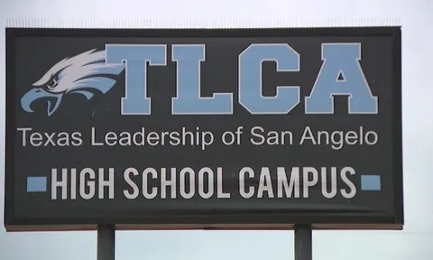 Bị ép chống đẩy hơn 400 lần, 20 học sinh nhập viện khẩn cấp