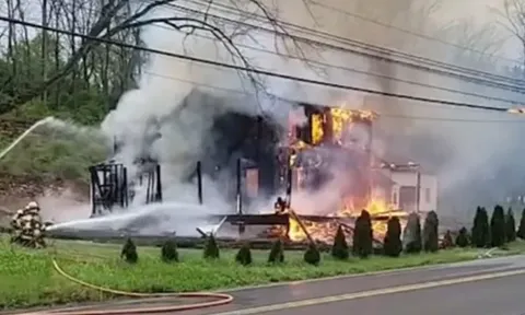 Ngôi nhà bất ngờ phát nổ lúc sáng sớm, 7 người trong gia đình không qua khỏi