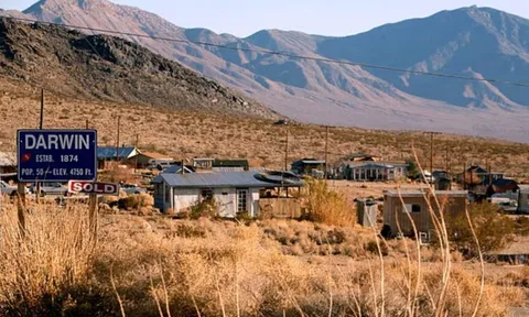 Sống giữa sa mạc, không cửa hàng, không bệnh viện, thị trấn này có nguy cơ xóa sổ vì thiếu người trẻ