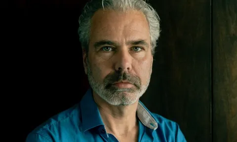 Tin vào “cô gái AI” quá mức, chuyên gia IT mất trắng tài sản và gia đình