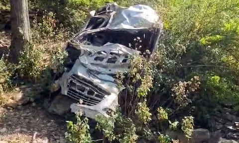 Trở về sau đám tang, xe chở khách bất ngờ lao xuống vực khiến 8 người tử vong thương tâm