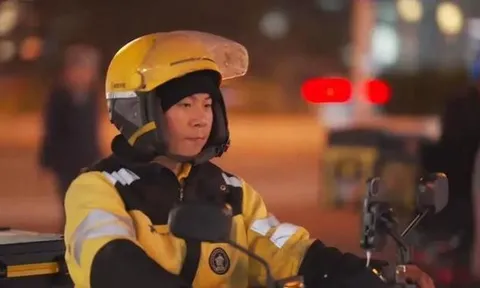 Ôm nợ lớn, người đàn ông lao vào làm việc đến mức ứng dụng phải khóa tài khoản liên tục, “ép nghỉ” tới 240 lần