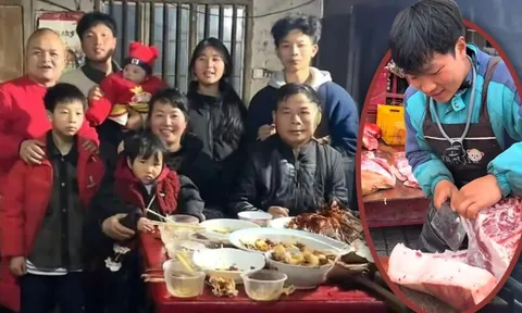 Chàng trai 21 tuổi làm việc tới 18 giờ mỗi ngày để lo cho 6 em nhỏ trong gia đình đông con khiến ai cũng cảm động