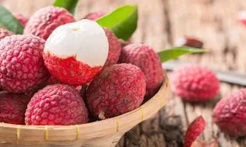 Những sai lầm phổ biến khi ăn vải có thể gây hại cho sức khỏe mà nhiều người không hề hay biết