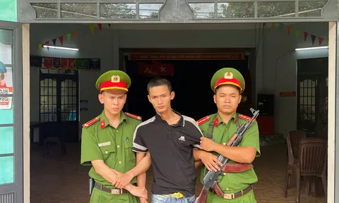 La hét, ném đá rồi chém hỏng xe máy hàng xóm, Nguyễn Văn Phước (SN 2007) bị bắt