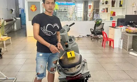 Trộm Honda Vision rồi lại "cuỗm" luôn iPhone 15, A Rit sa lưới