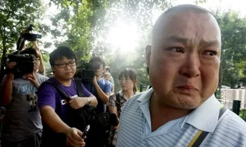 “Tôi chỉ muốn vợ được sống”: Câu chuyện người chồng làm giả biên lai để cứu vợ khiến nhiều người nghẹn lòng