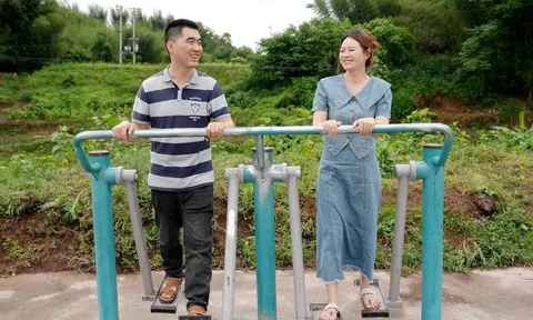 Cảm động câu chuyện người vợ quyết hiến thận cứu chồng suy thận giai đoạn cuối: “Chỉ cần còn hy vọng thì phải cố gắng”
