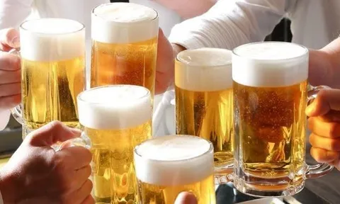 Vì sao uống bia dễ tăng cân, béo bụng? Chuyên gia chỉ ra 5 sai lầm phổ biến mà rất nhiều người mắc phải